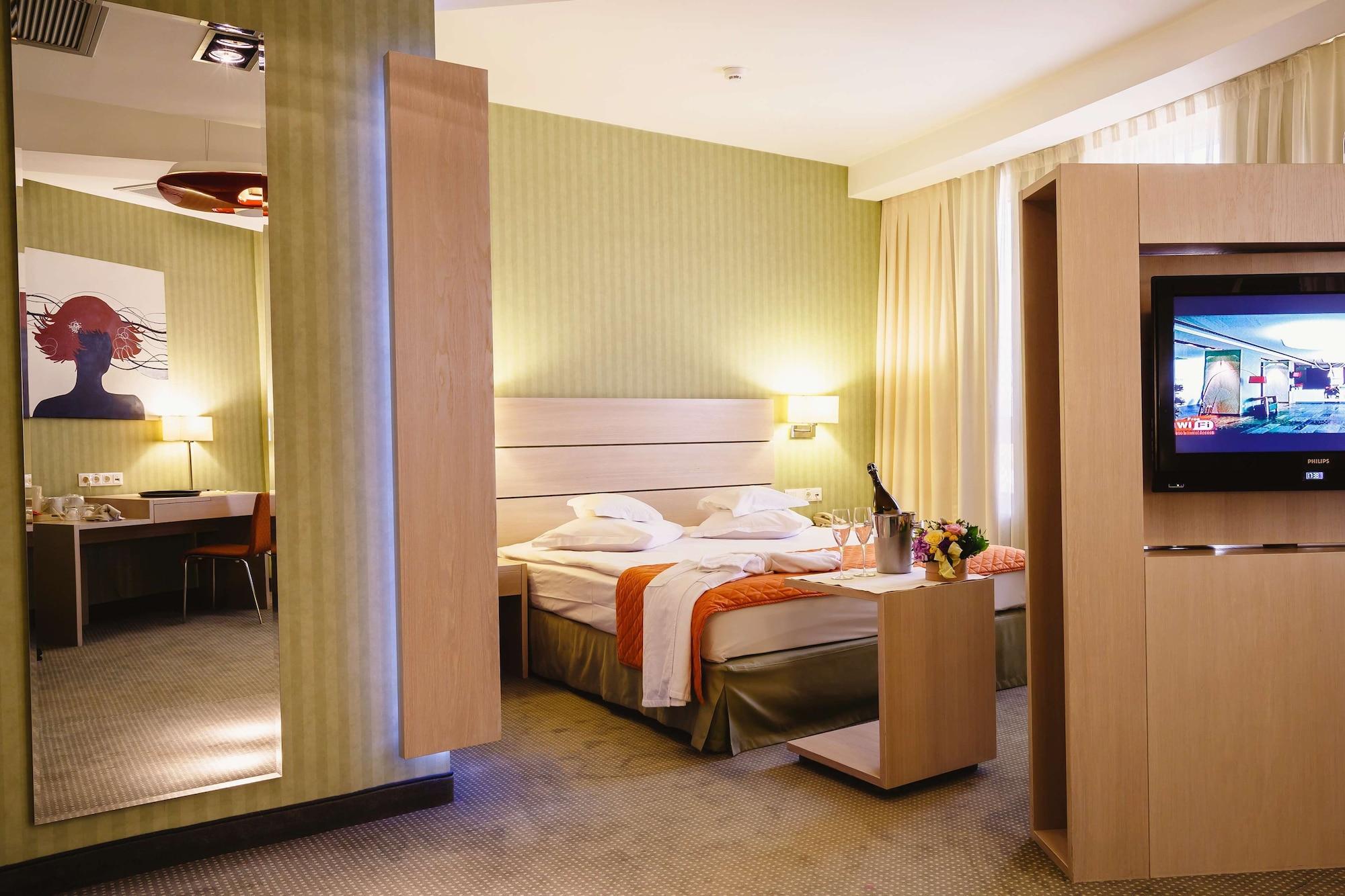 Hotel Golden Tulip Ana Tower Sibiu Eksteriør billede