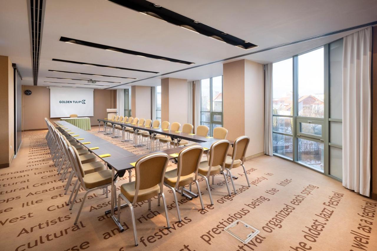 Hotel Golden Tulip Ana Tower Sibiu Eksteriør billede
