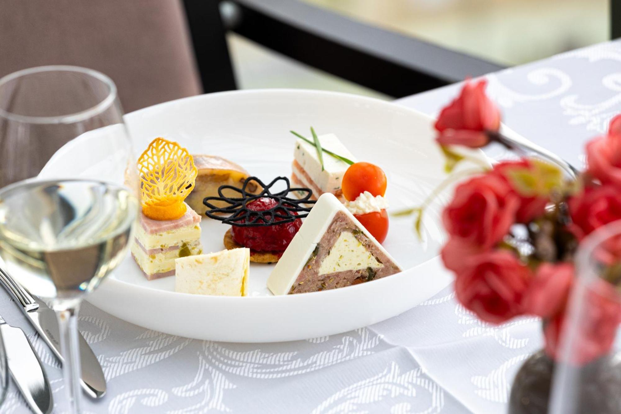 Hotel Golden Tulip Ana Tower Sibiu Eksteriør billede