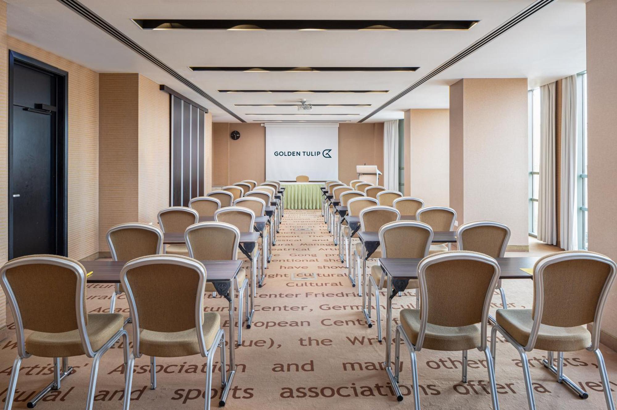 Hotel Golden Tulip Ana Tower Sibiu Eksteriør billede