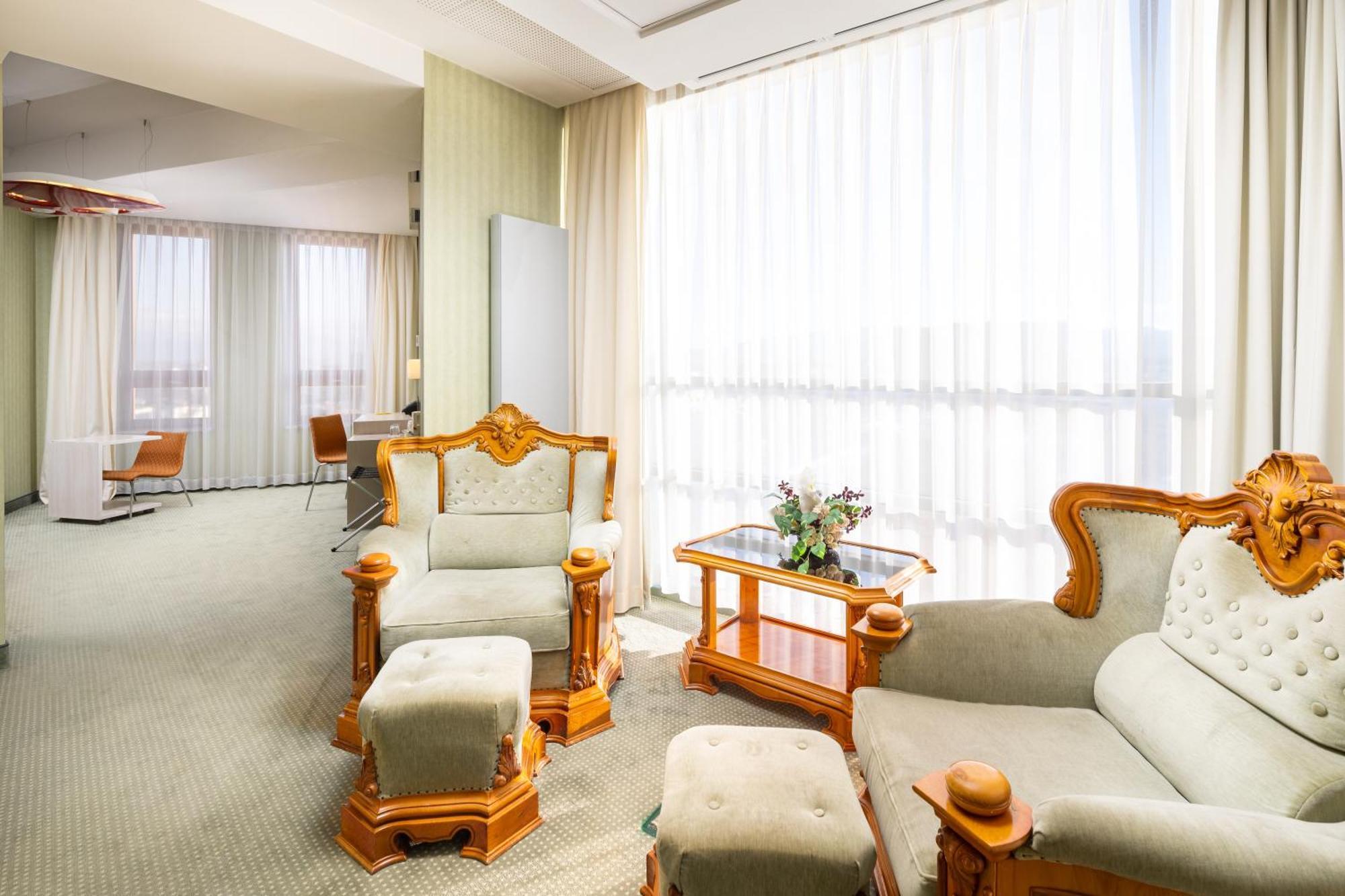 Hotel Golden Tulip Ana Tower Sibiu Eksteriør billede